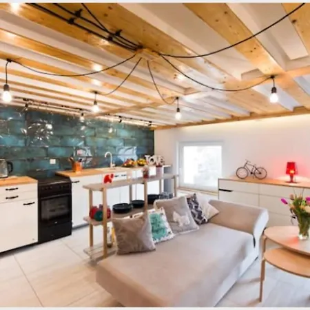 Max Apartment 그디니아